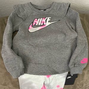 Girls Nike 2pc Sweatshirt and Leggings Set Size 4T